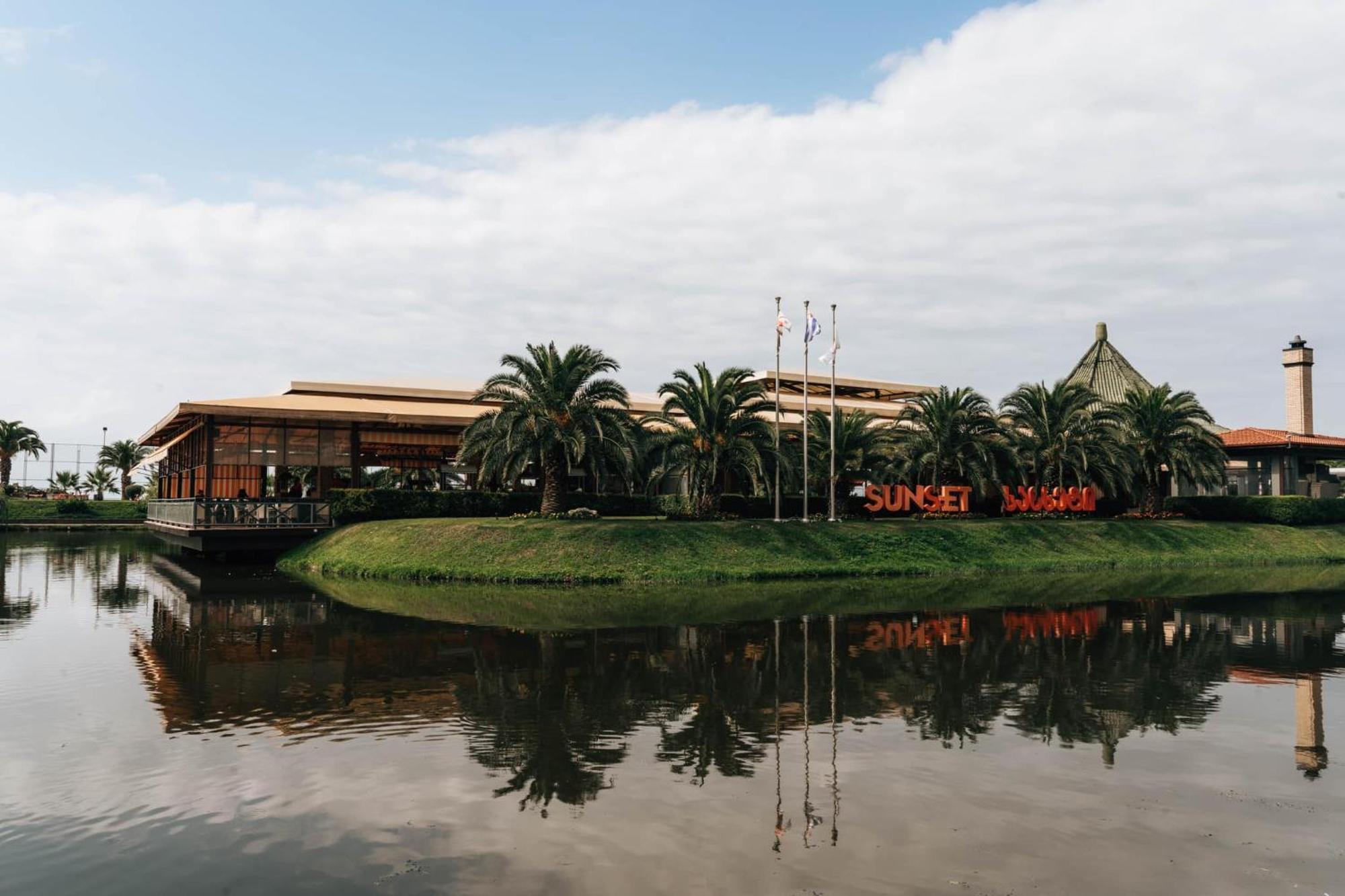 Real Palace Batumi Luaran gambar